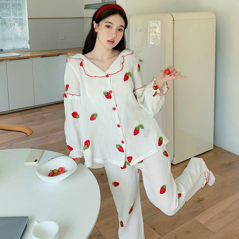 Title 10, Lovely White Strawberry Print Long-sleeved Suit