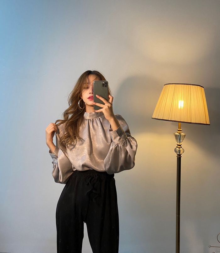 Elegant Stand Collar Shiny Satin Balloon Sleeve Shirt
