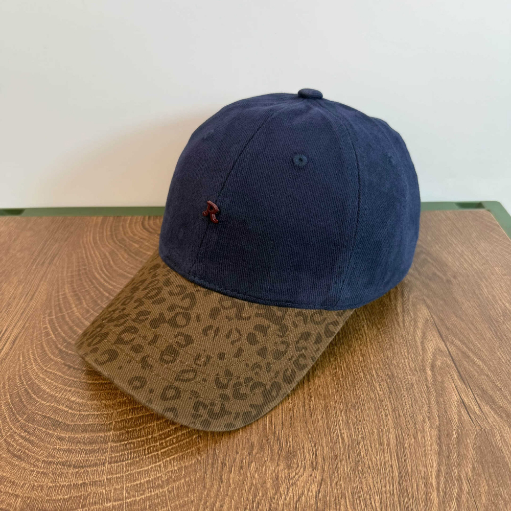 Men's And Women's Identical Quilted Leopard Print Brimmed Baseball Cap With R Logo - Retro Street Style, Suitable For Outdoor Outings, Picnics, Friends' Gatherings, And Daily Wear.
