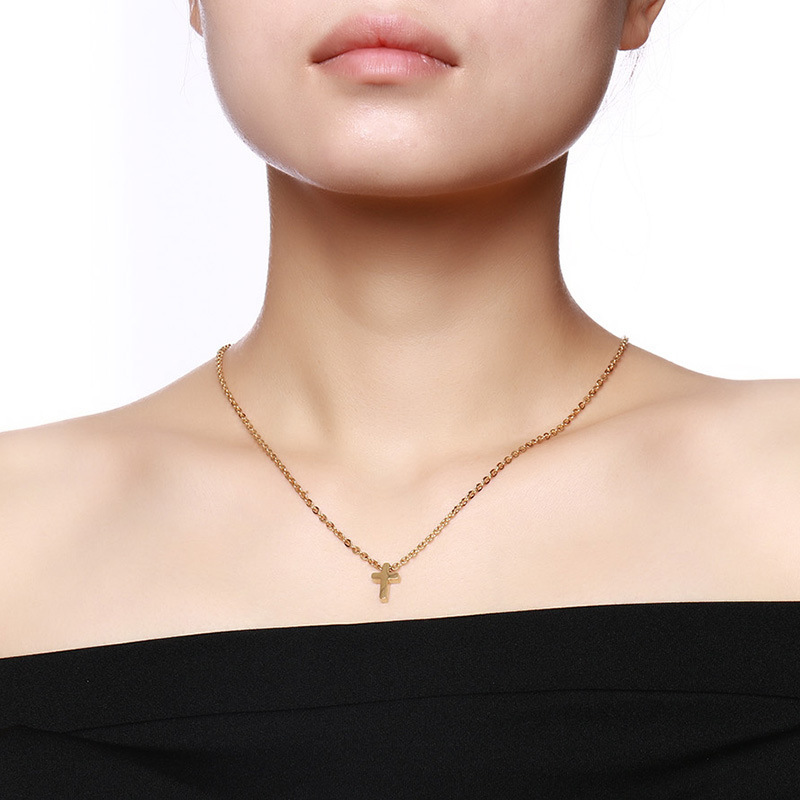 Title 2, Simple And Compact Cross Necklace Discreet eleg...