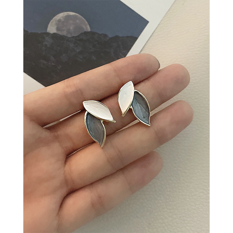 S925 Silver Needle Simple Small Leaf Earrings