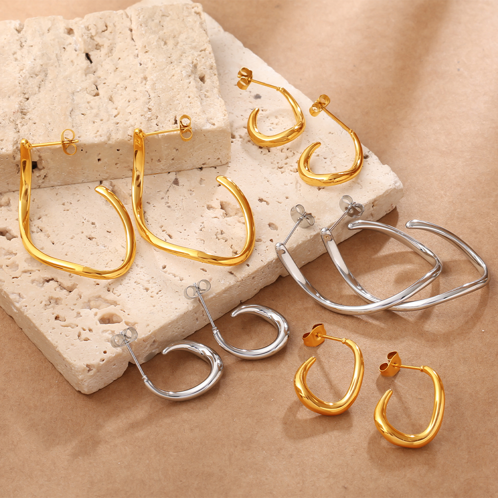 stiilsed läikivad kõrvarõngad igapäevaseks kandmiseks