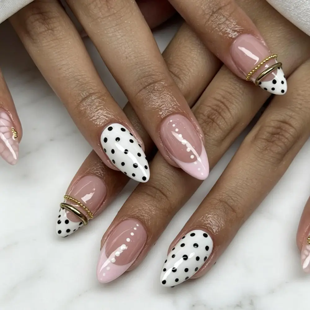 Of Short Almond-shaped Press-on Nail Polish Tips
