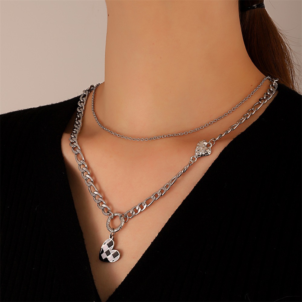 Hip Hop Double Heart Checkerboard Necklace Design