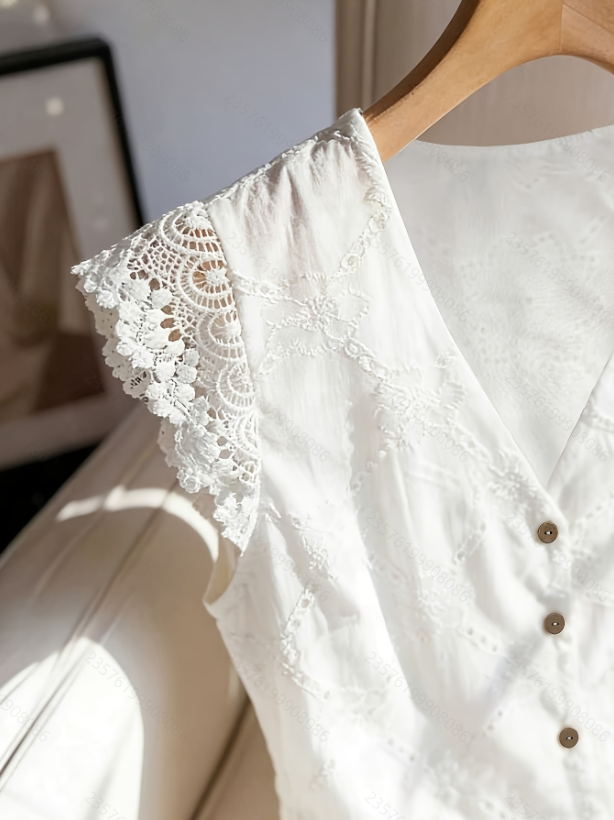 A New Summer Fashion And Simple Solid-color Hollowed-out Embroidered Lace Patchwork Shirt For Women