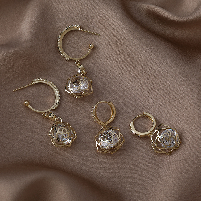 Sparkling Inlaid Zirconium Hollow Rose Zircon Earrings