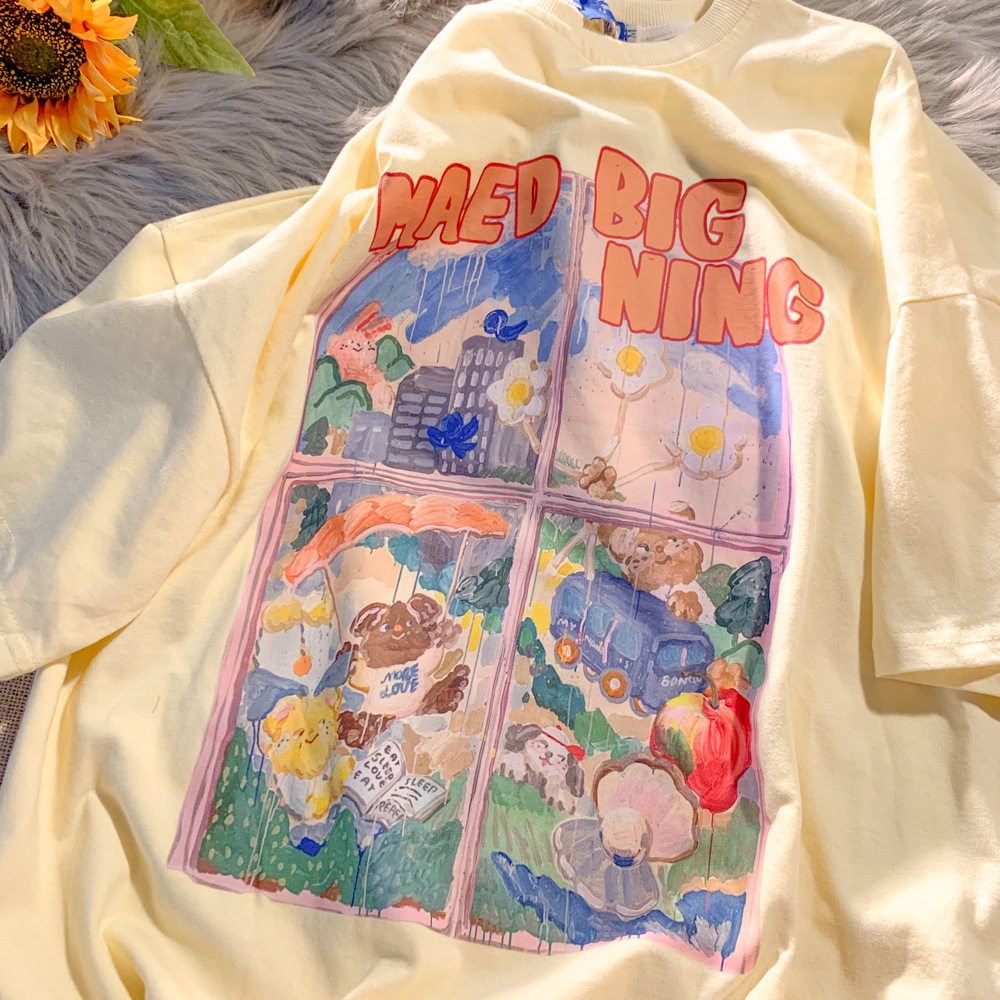 A Pair Of Short-sleeved T-shirts With Oil-painted Elements In Summer