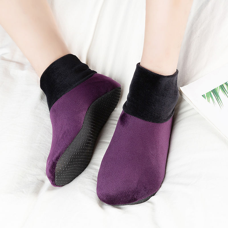 Title 4, Adult female floor socks