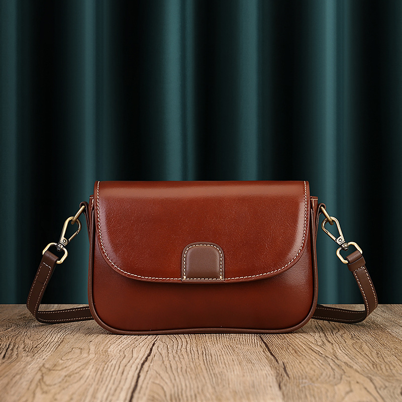 Retro Color Matching Small Square Head Layer Cowhide