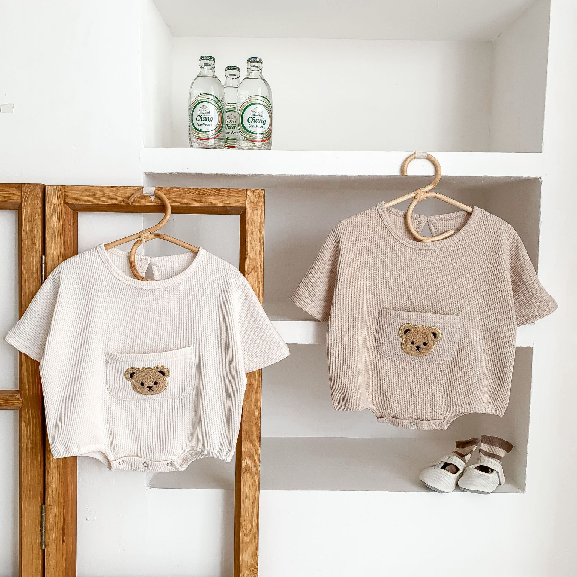 Title 11, Schattige kleine beer baby jumpsuit met korte m...