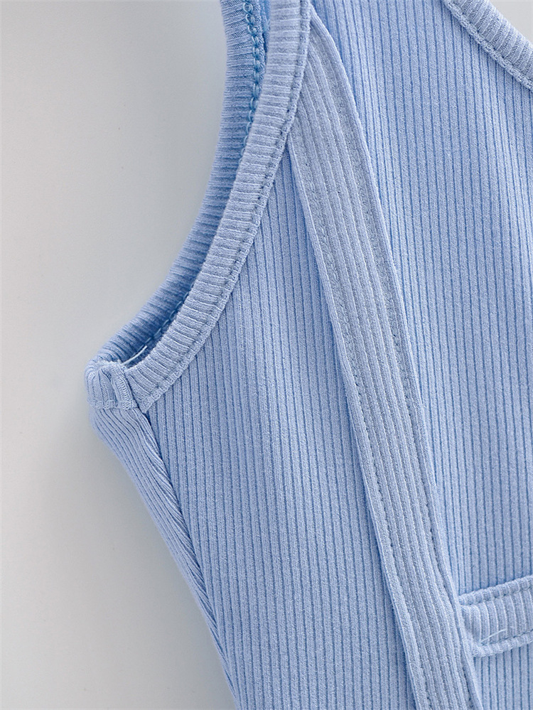 Wearing Spicy Girl Slim Fit Threaded Short Top