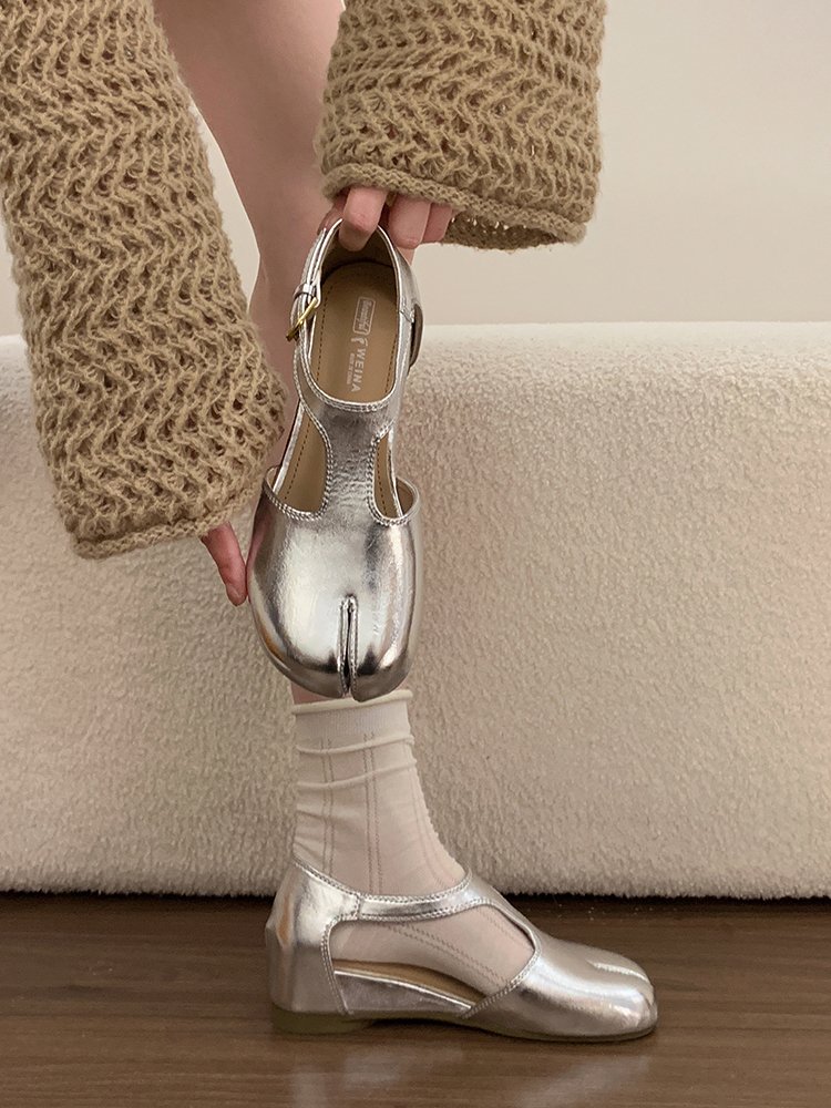 New Spring Summer Women Niche Balletcore Split Toe Pig Toe Shoes, Closed Toe Shallow Vamp Invisible Heightening Sandals