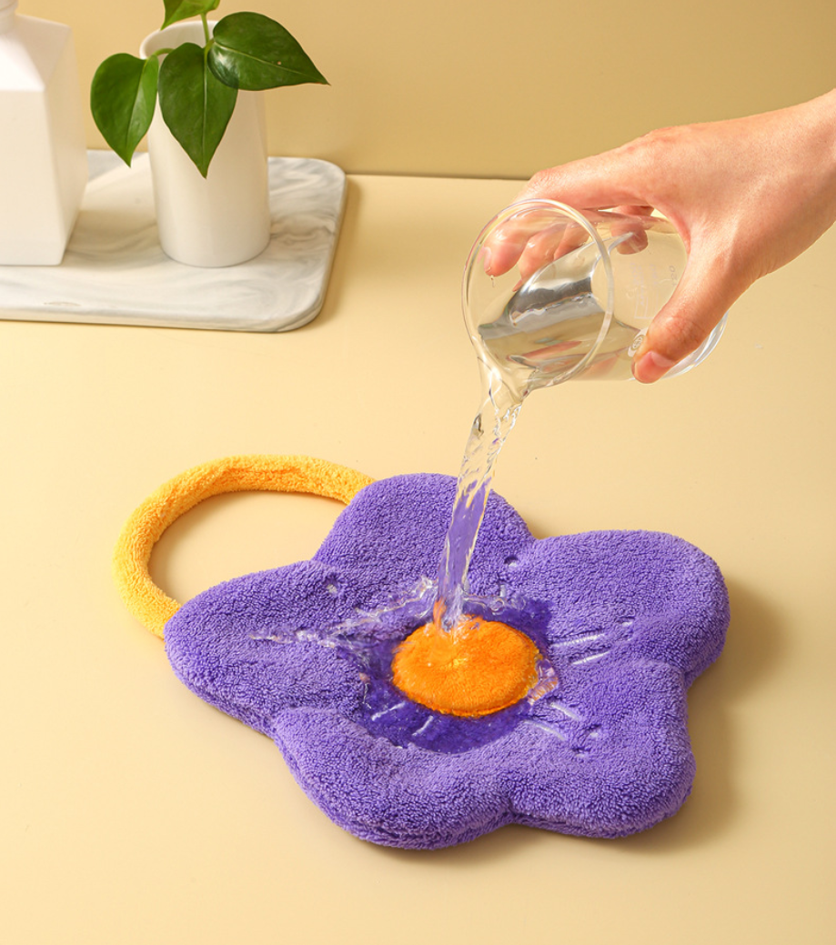 Thick Coral Fleece Hanging Hand Towels, Creative Cartoon Flower Hand Towels, Table Cleaning Cloths Wholesale — foto 5