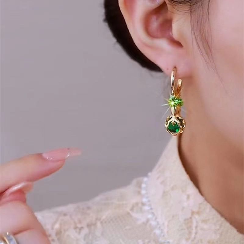 Women's Fashion Temperament Green Crystal Earrings