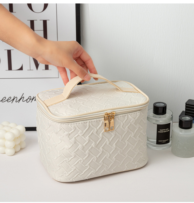 Umizolco Premium Travel Makeup Bag.