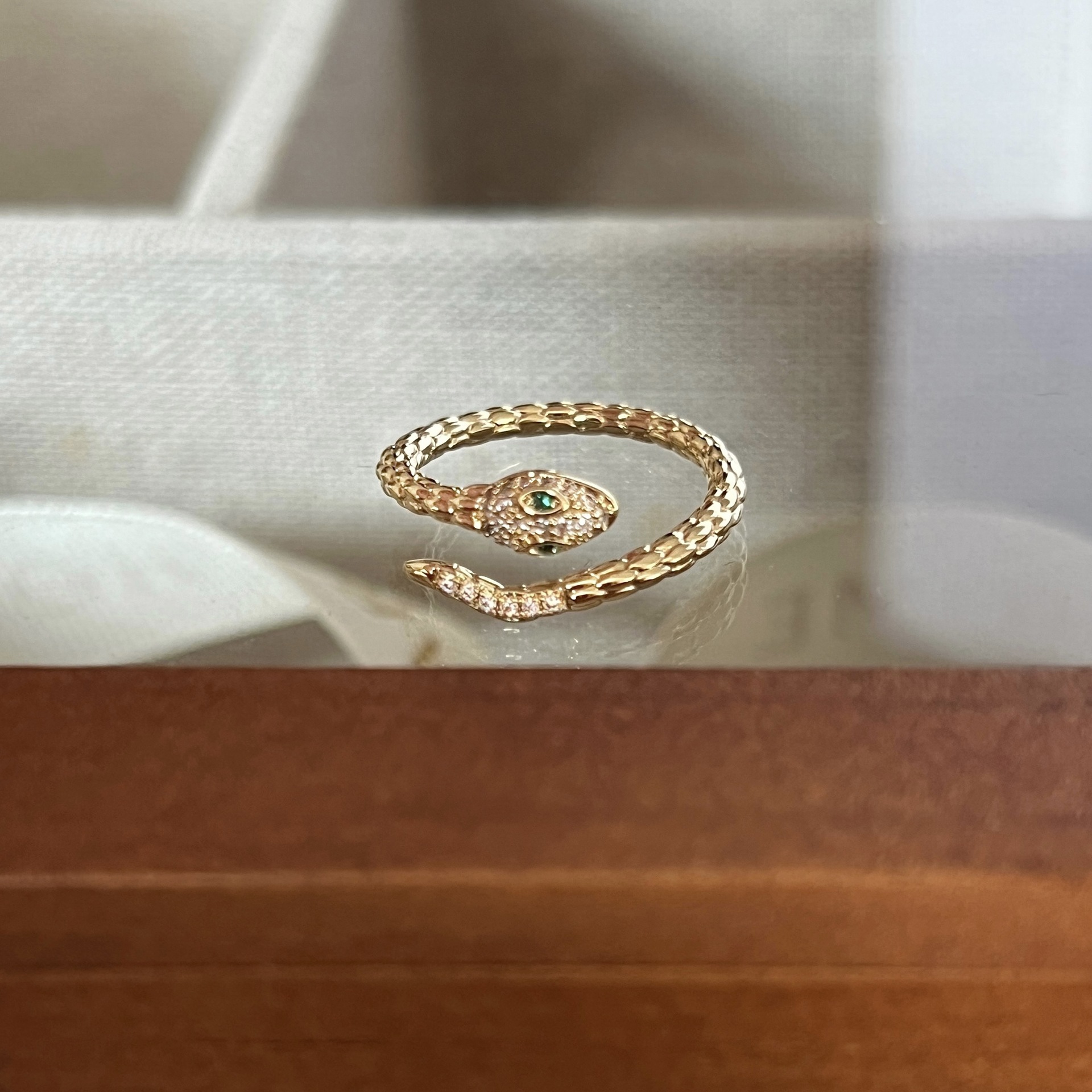 VINTAGE NICHE ZIRCON BRUSHED