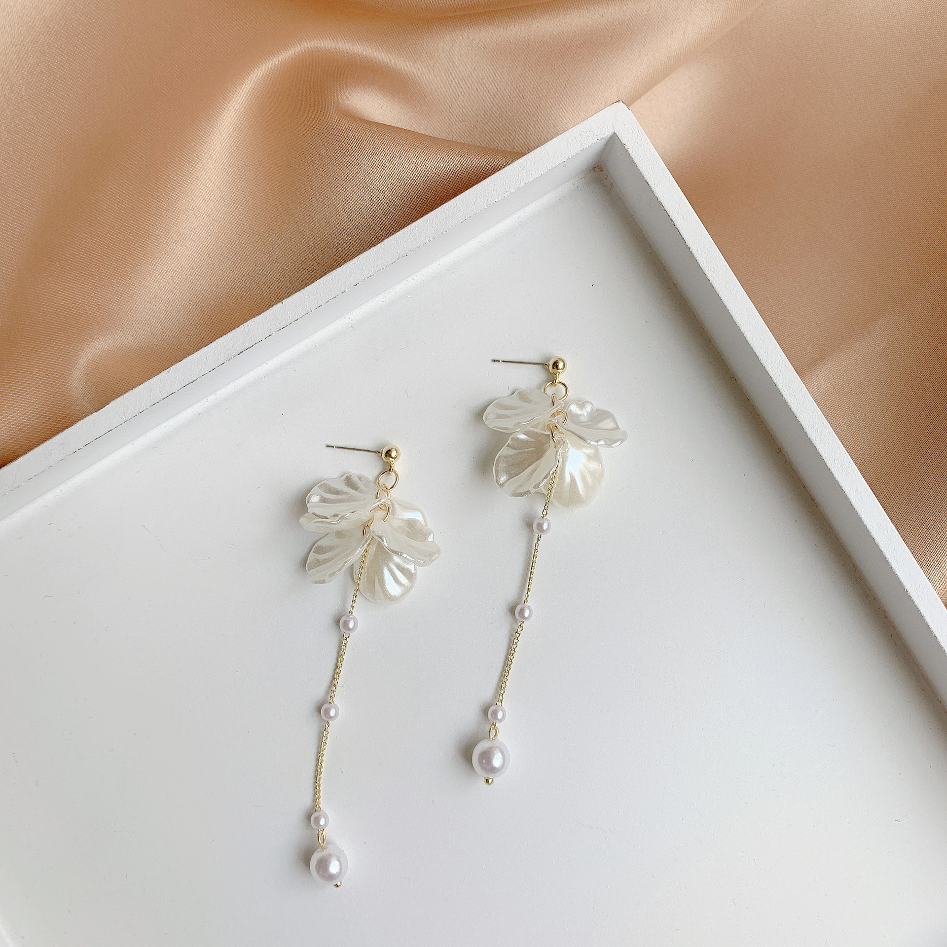 Simple And Versatile Pearl Earrings Female