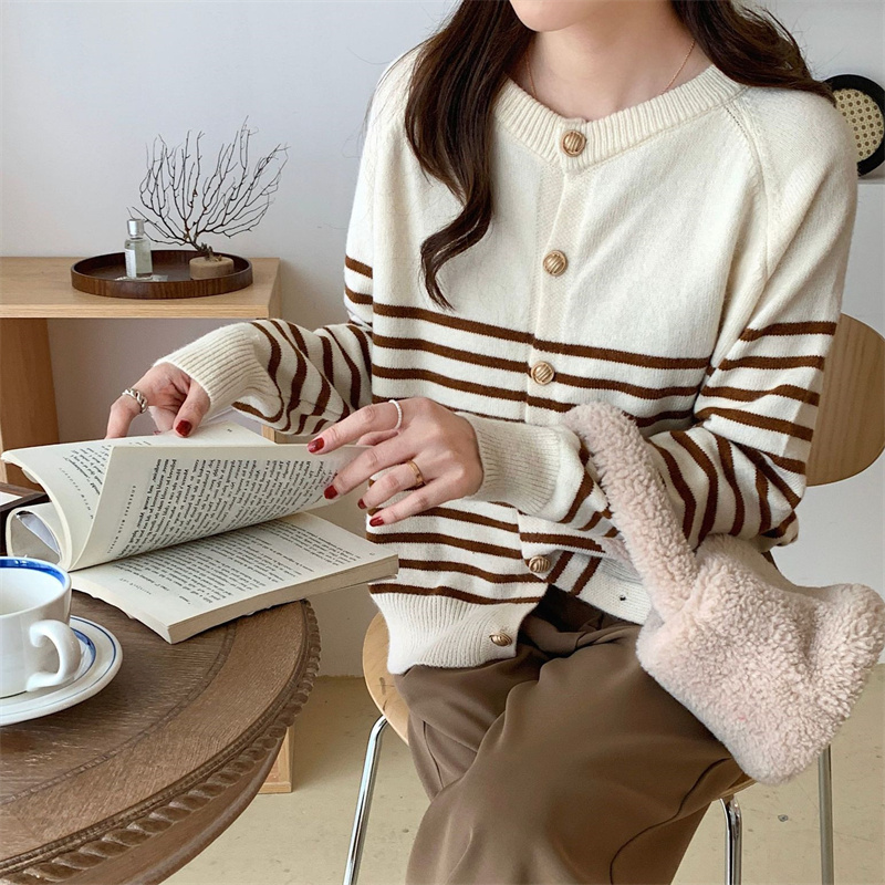 Women's Fashion Simple Casual Temperament Striped Knit Cardigan