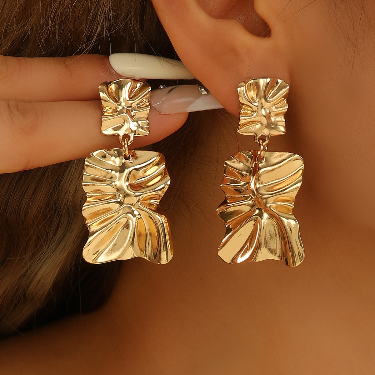 Gold Color Irregular Pleated Stud Earrings For Women Vintage Exaggerated Design High Quality Fashion Jewelry Party Gift