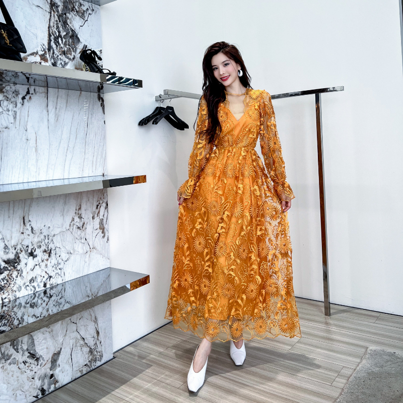 Soft and lightweight polyester dress
