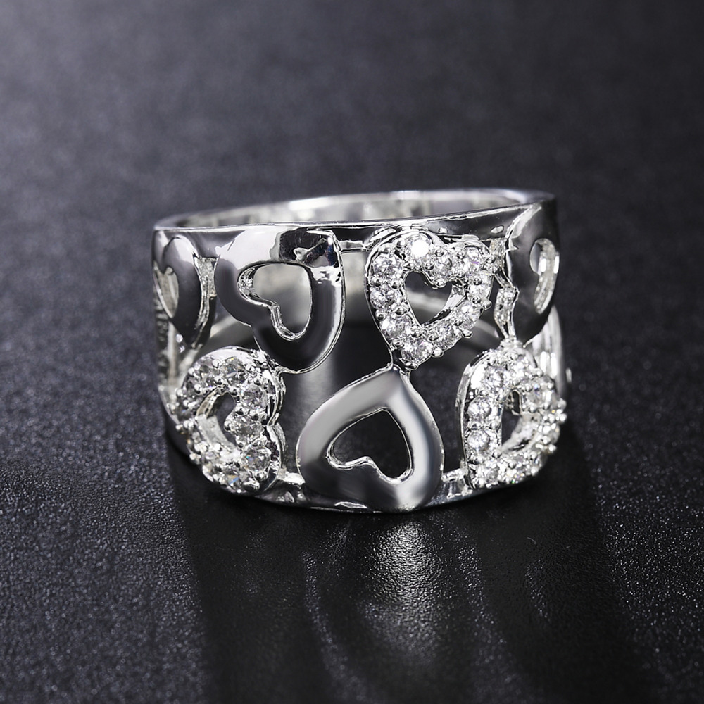 Heart-shaped Cutout Ring With Diamonds — foto 2