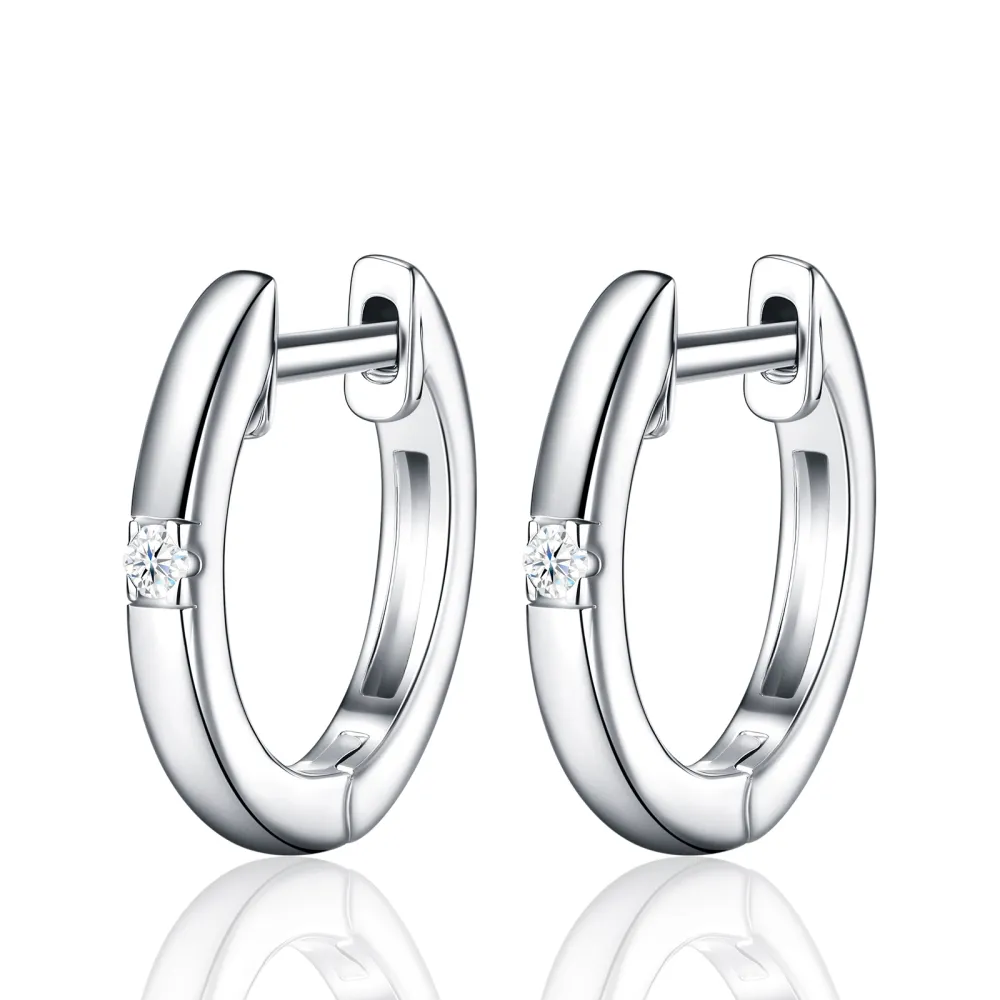 A Luxurious And Fashionable Minimalist Jewelry Earring Set Featuring Top-quality Moissanite Stones, Made Of S925 Silver Electroplated With Platinum.