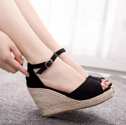 Black heel height 9cm