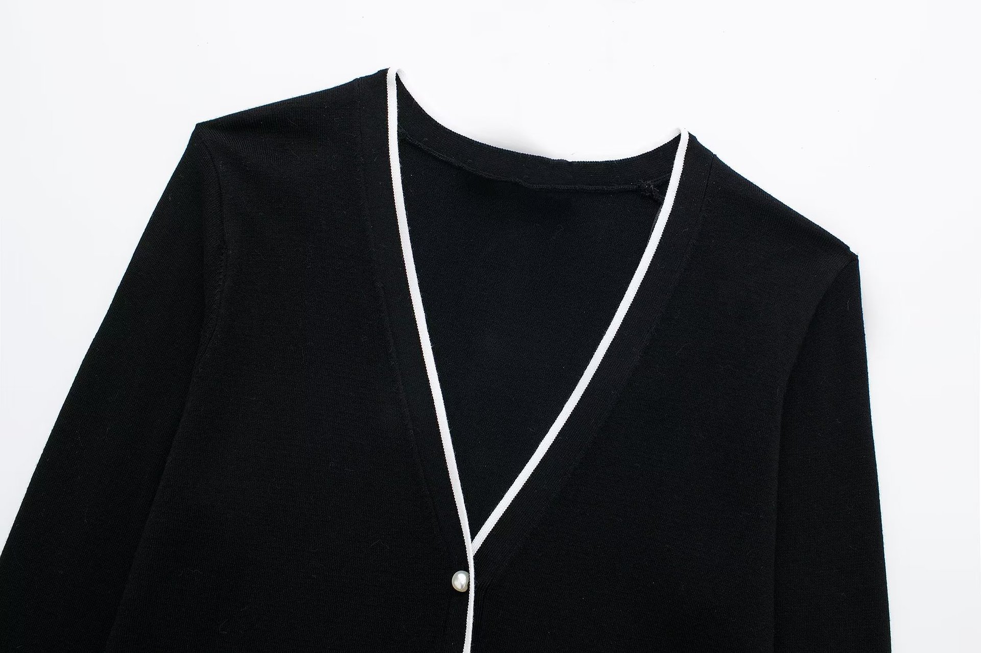 Single Row Ornament Long-sleeved Sweater Coat