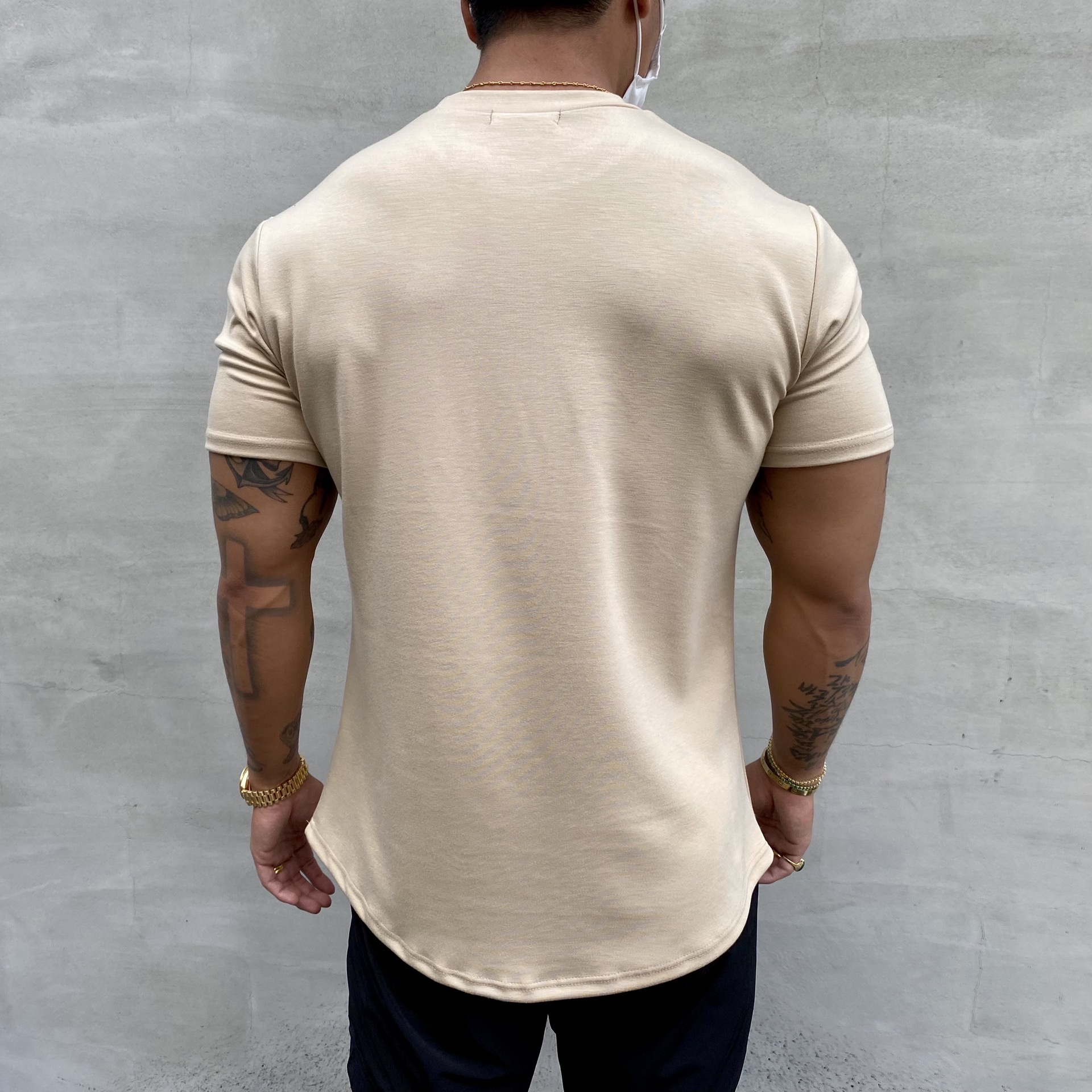 Title 7, T-shirt da uomo casual slim fit con orlo rotond...