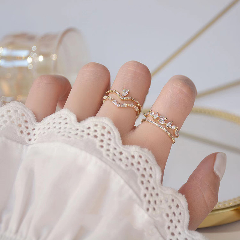 Vintage French Niche Design RingDelicate