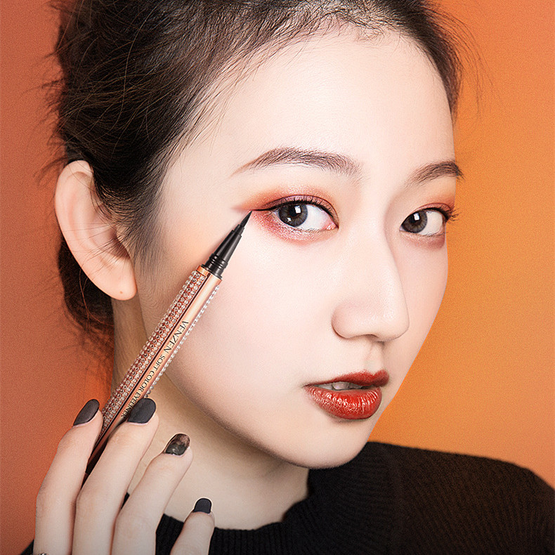 Smooth And Non-smudge Liquid Eyeliner Pen And Easy To Remove