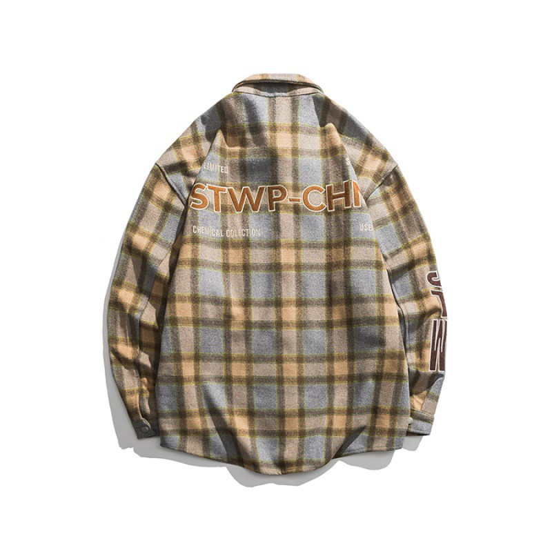 قميص معطف منقوش بنقشة مربعات وتطريز ملون