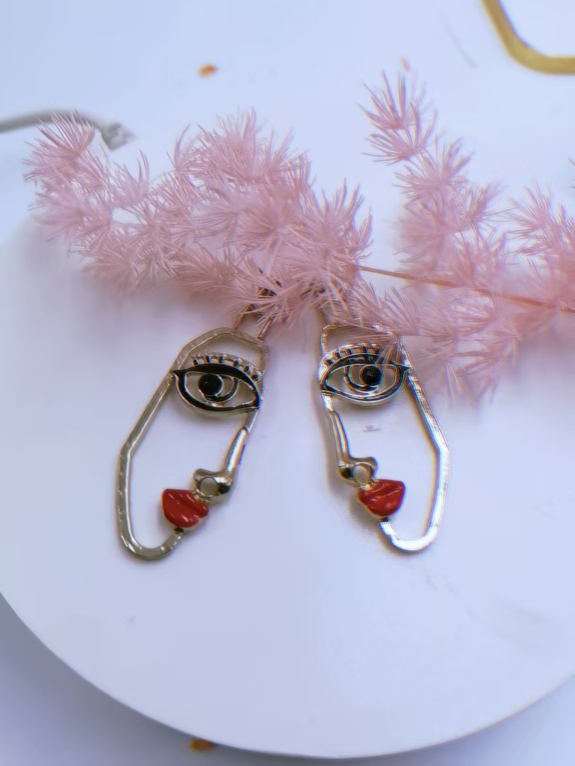 Y2K Eye & Heart Safety Pin Earrings
