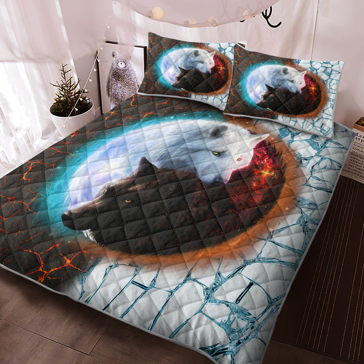 Tai Chi Wolf Quilt Set, Safari Animals Black White Quilt Bedding Set With 2 Pillowcases, Traditional Chinese Paint Graffiti Red Blue Bedding Set