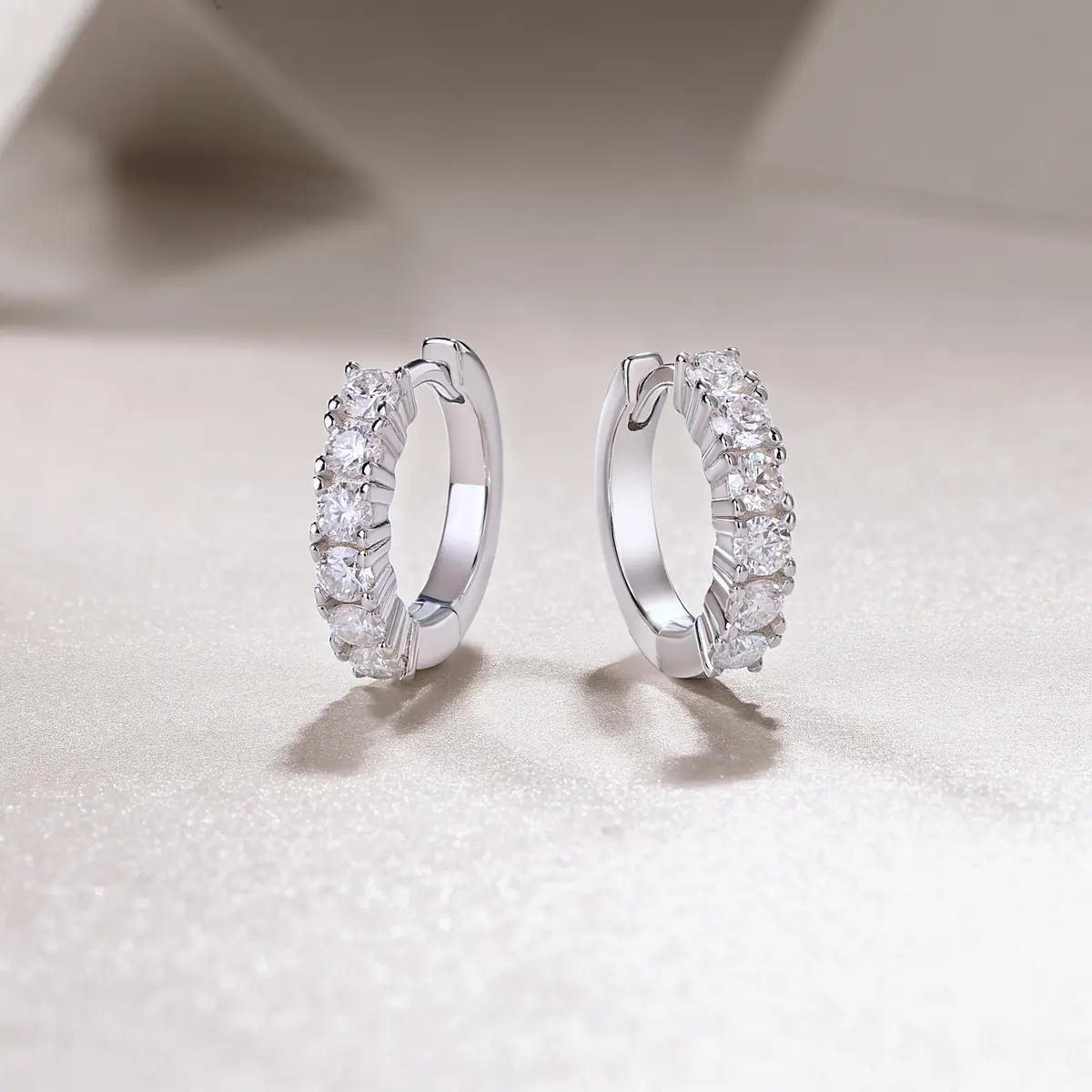 1Pursuit - Fashionable And Luxurious Diamond Jewelry Earrings Set With Moissanite S925 Sterling Silver And Platinum-plated Stud Earrings Prohibit TikTok sales
