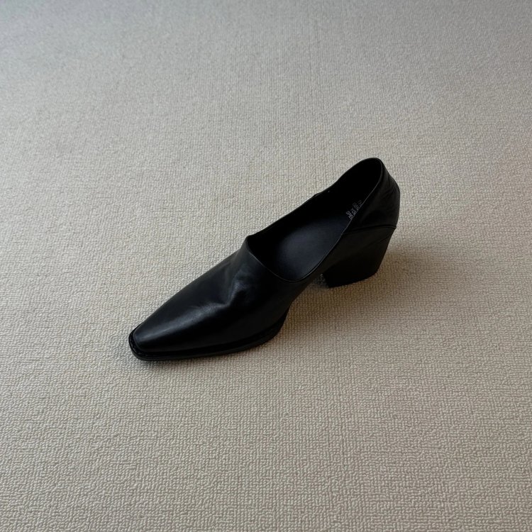 Pointed Toe Block Heel Pumps, picture 2 of 4