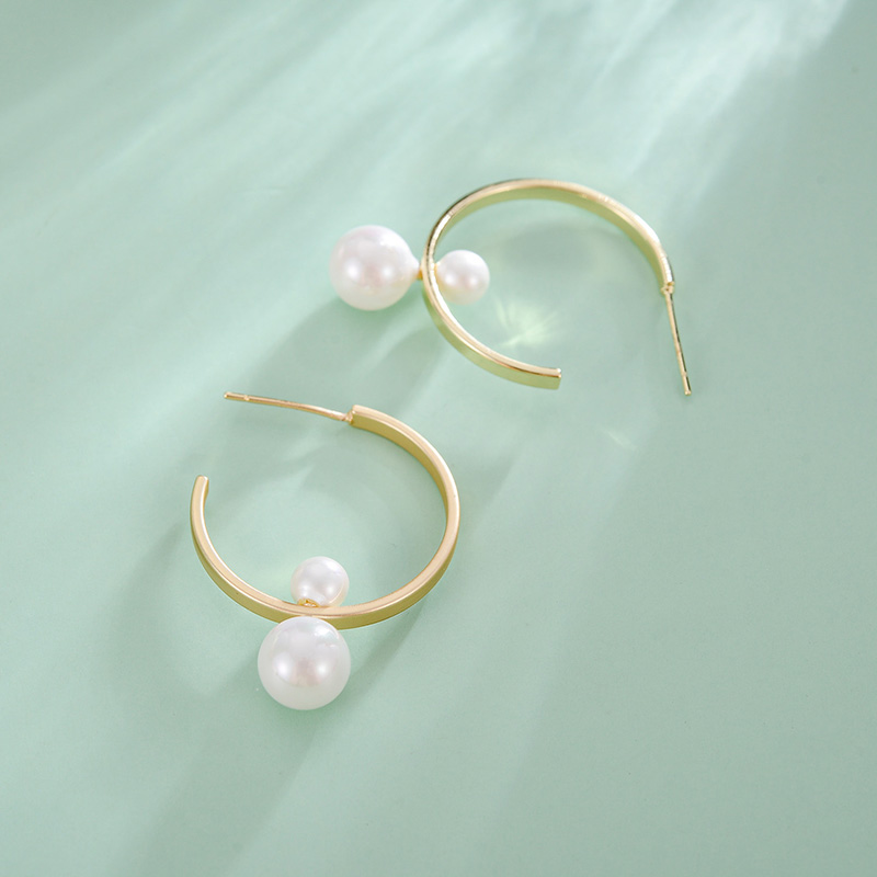 European And American Vintage Classic Metal Earrings