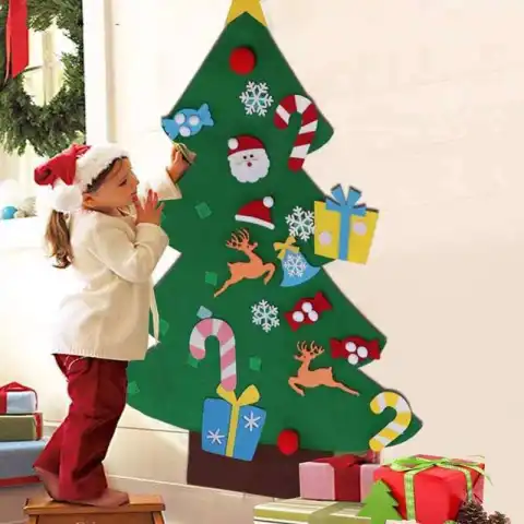 DIY Felt Christmas Tree with Three-dimensional
