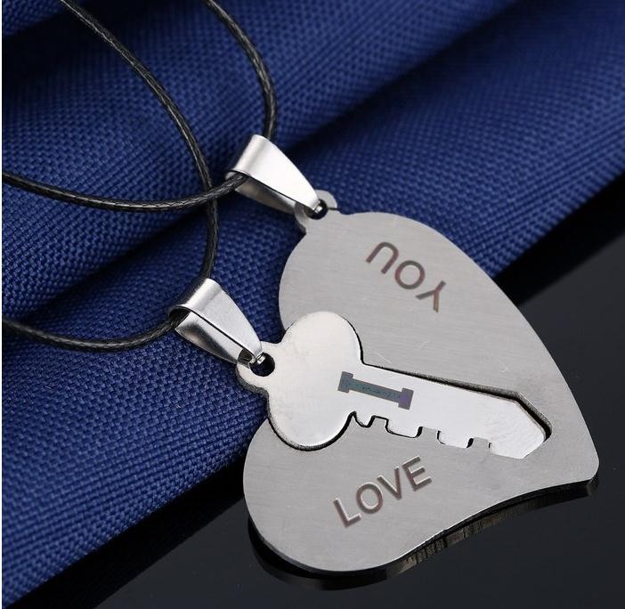 Creative Gift Heart Inlaid Key Stainless Steel Necklace