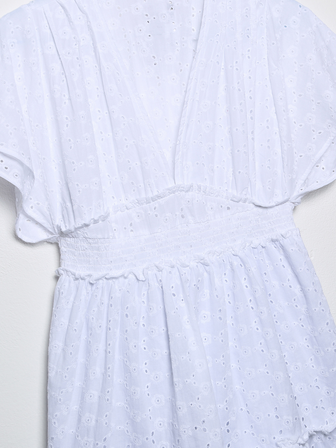 Women's Fashionable Embroidered Hollow-out Cinched Slimming Dress