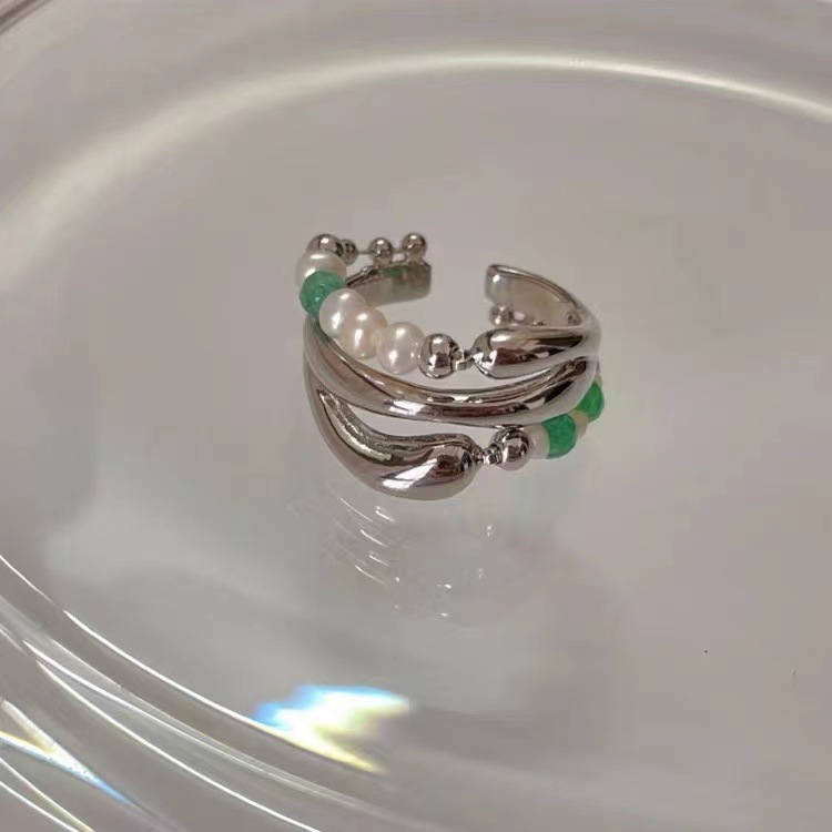 Vintage Emerald Pearl Ring Niche Design