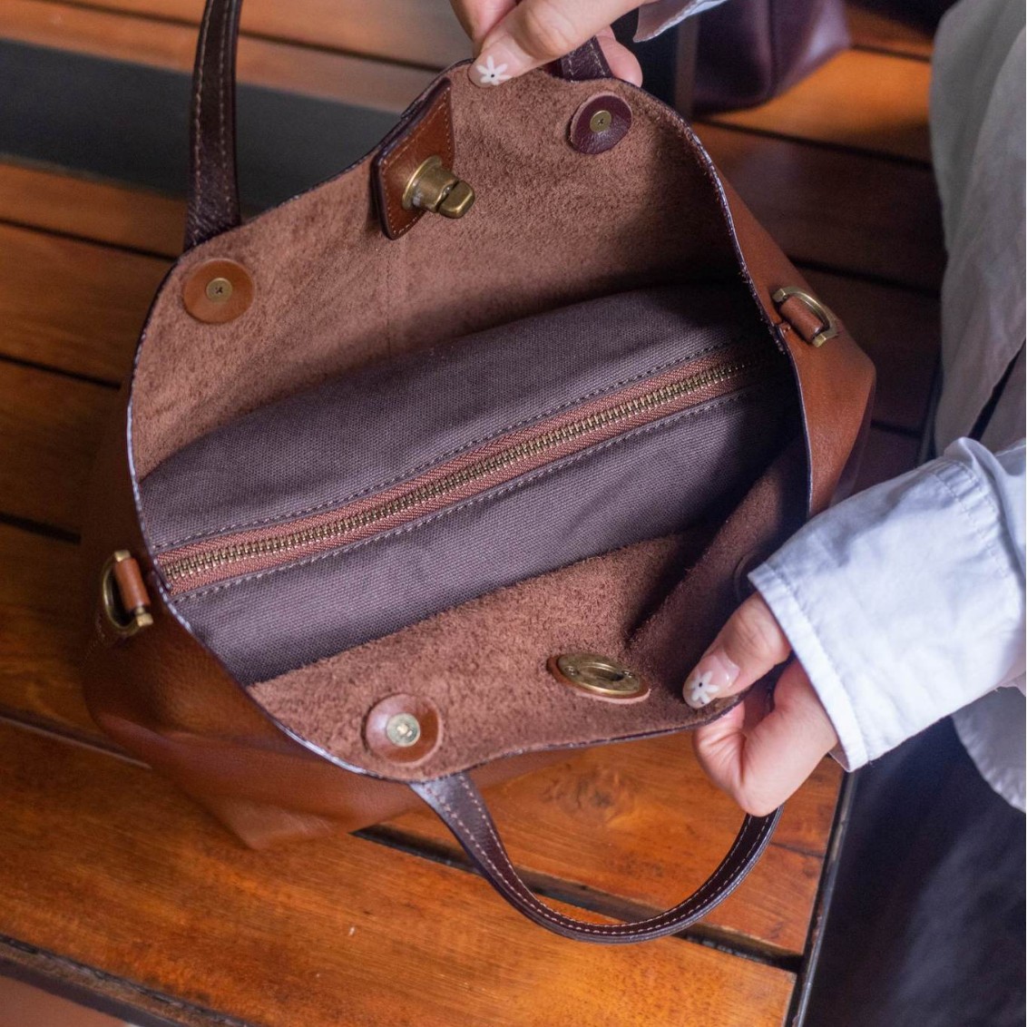 Sac fourre-tout en cuir de vache tanné aux arbres de première couche vintage – Image 3