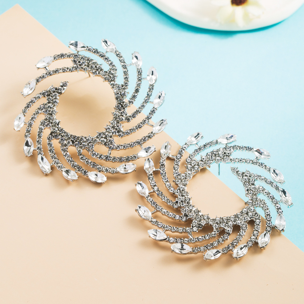 Women's Fashion Temperament Alloy With Diamonds Earrings