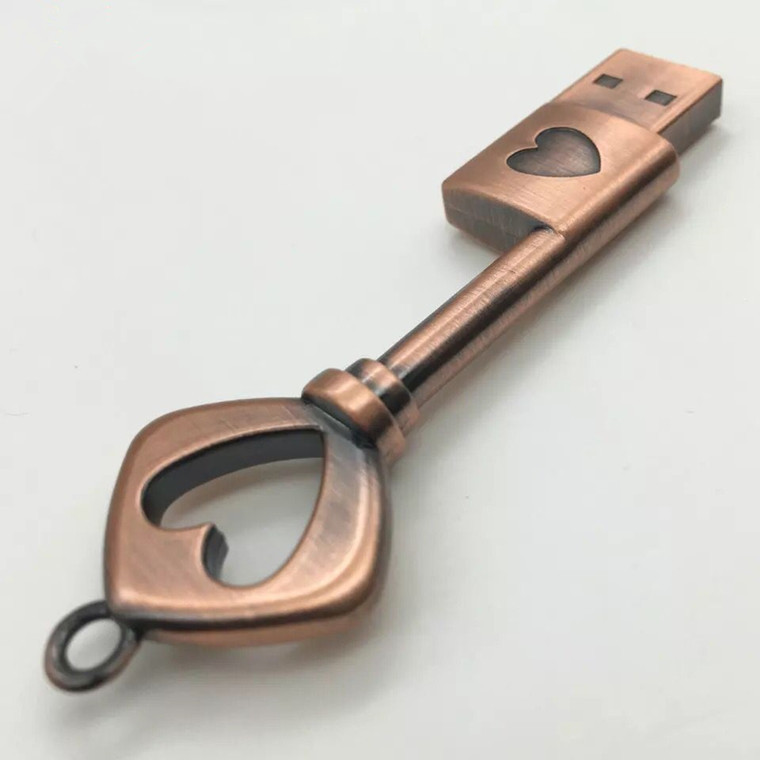 Heart Shaped Bronze Key Storage U Disk Pendant U Disk — foto 2