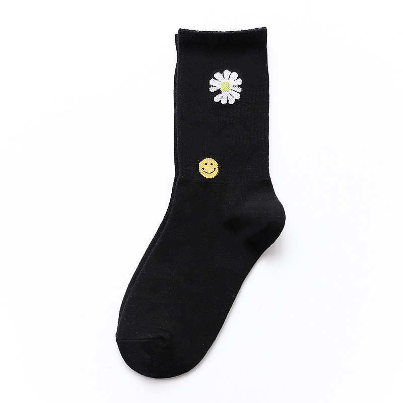 Title 5, Daisy black socks