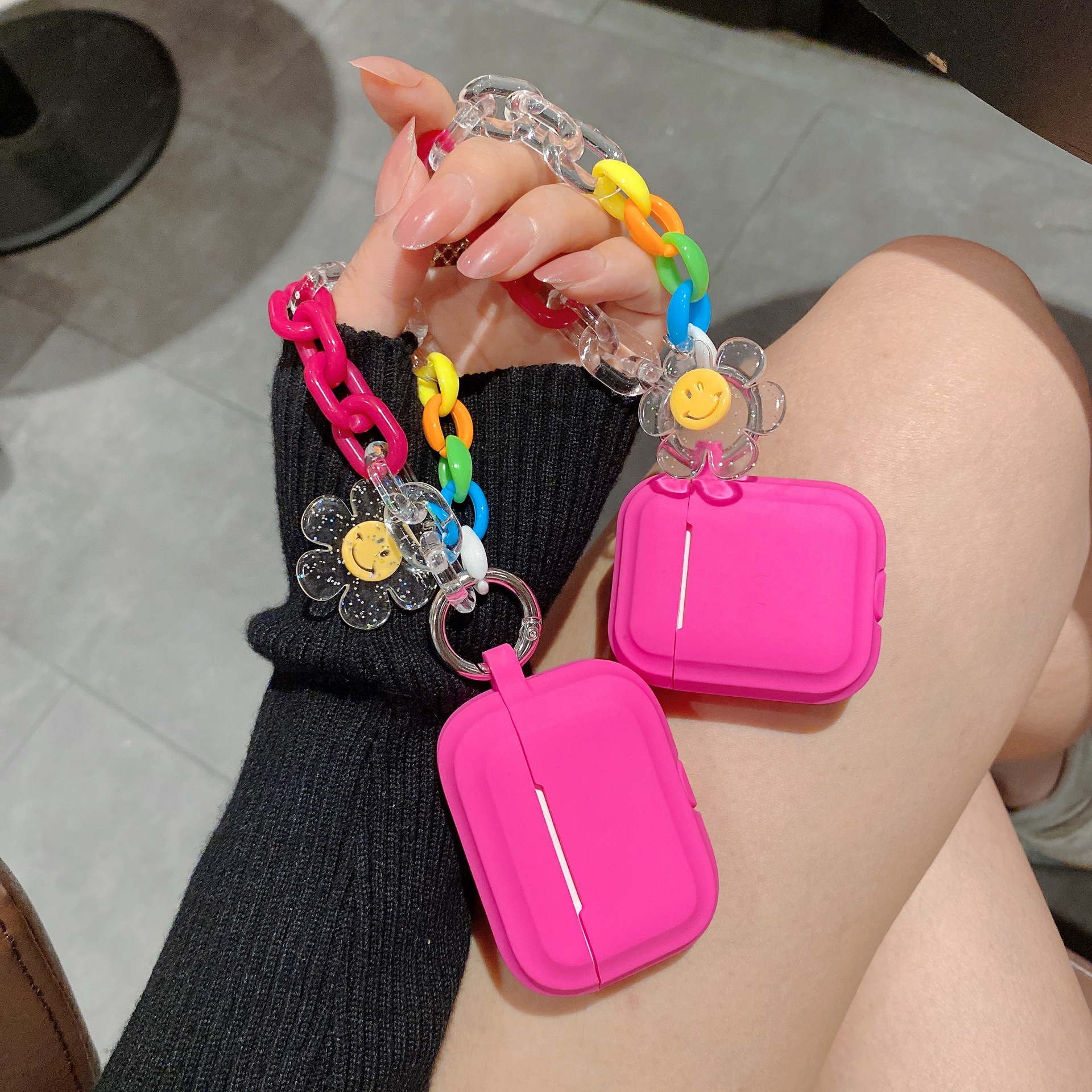 Compatible with Apple, Cute Laughing Flower Bracelet Protective Case - Image 2