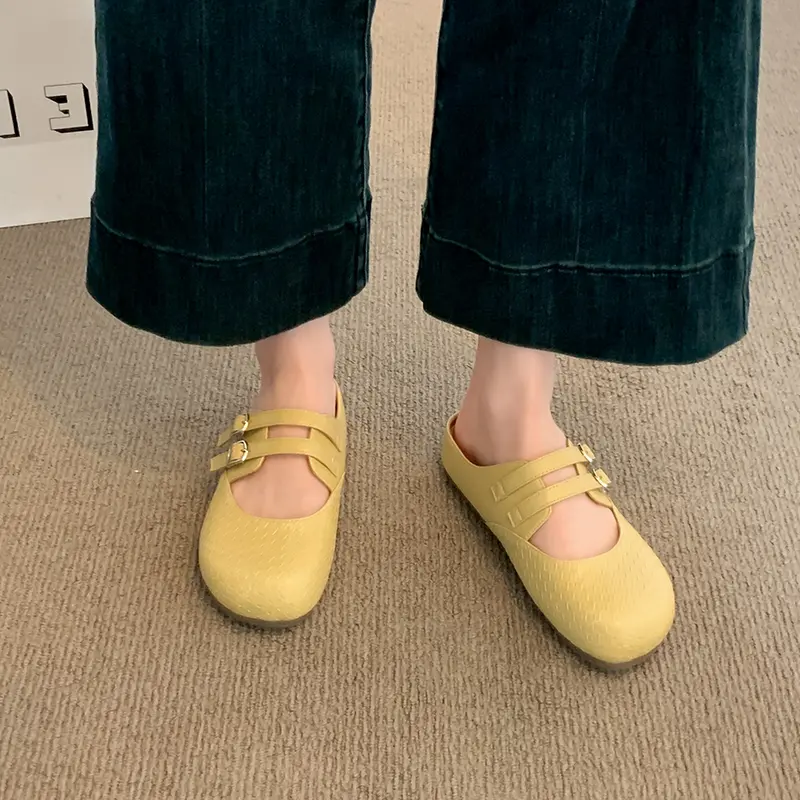 Women Gentle Woven Embossed Flats, Round Toe Dual Adjustable Metal Buckle Two Strap Backless Slip On Soft Matte Casual Daily Commuting Slippers