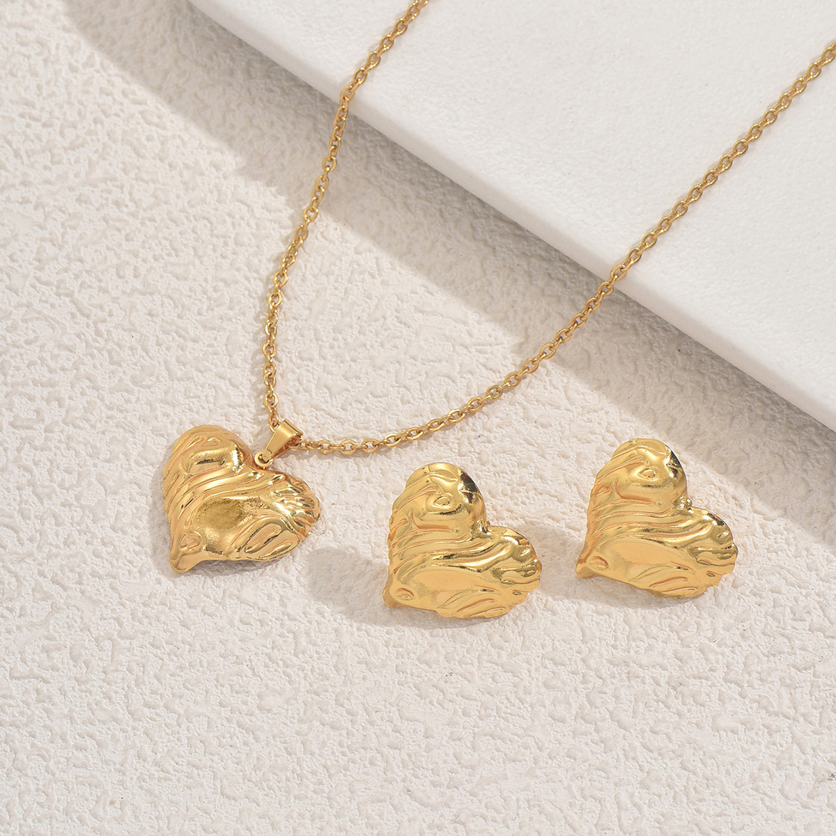 Cross-border European American Women Long Necklace, Niche Heart Pendant Design, Matching Wrinkle Textured Earrings, Premium Versatile Daily Neck Ear Jewelry
