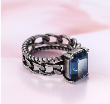 Ladies creative zircon ring
