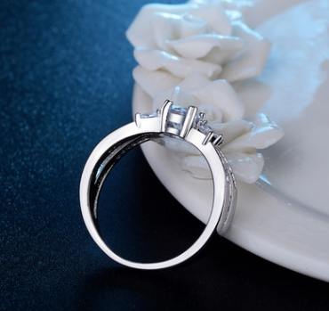 Cross-border exclusively for the wish explosion European and American ring ring female studded zircon horse eye trend hot hand jewelry wholesale